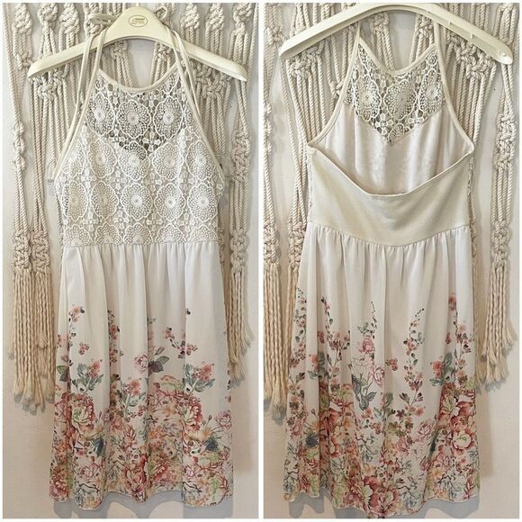 Boho Crochet Lace & Floral Print Halter Dress SZ SM Flowy Summer Festival Dress - Picture 1 of 7